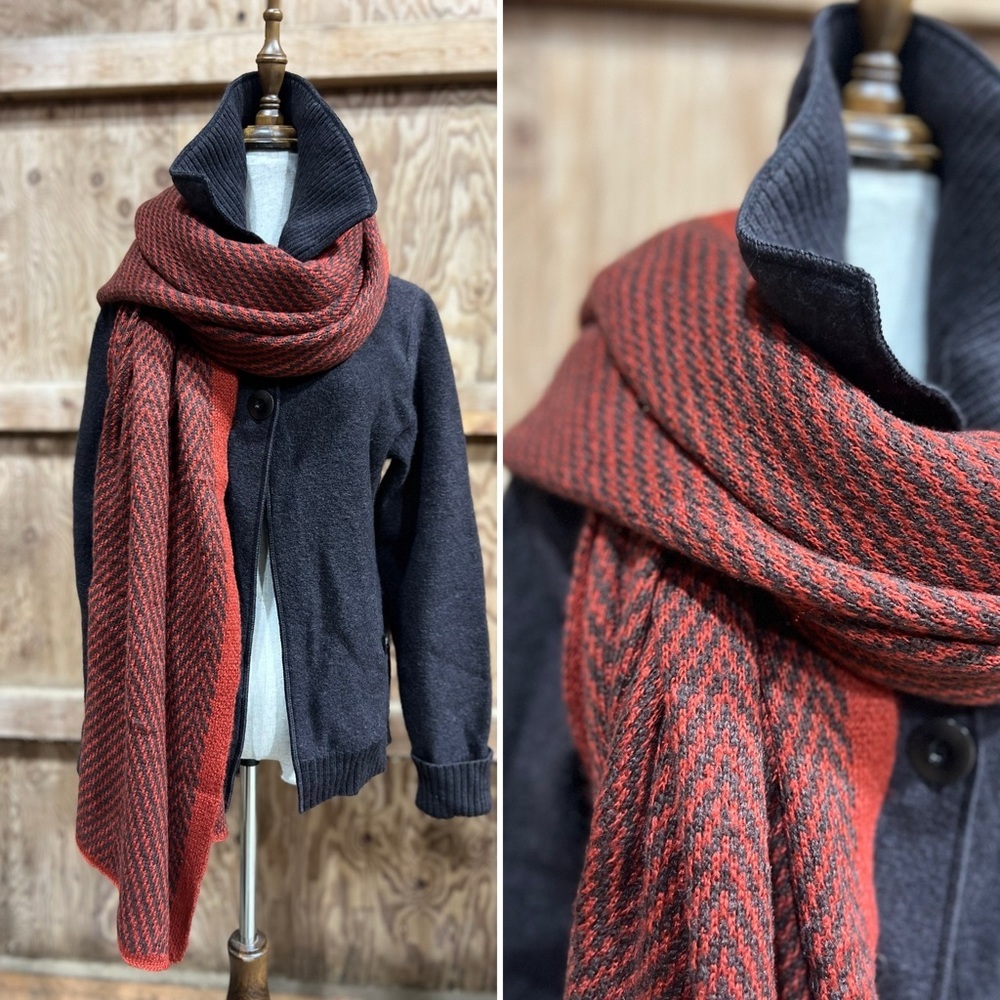 Treasure & Bond Herringbone Pattern Chunky Scarf Wrap 33” x 80”